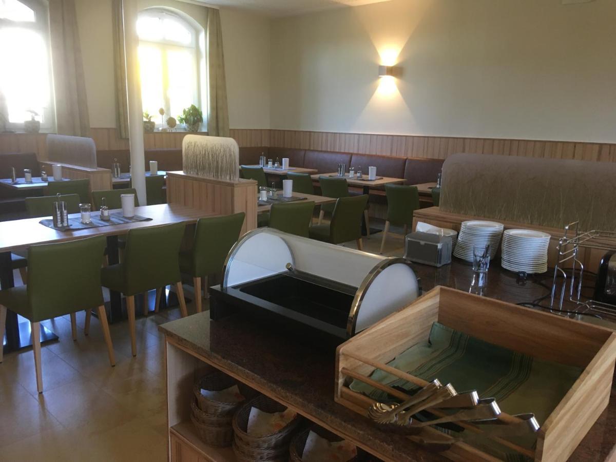 Hotel Goldener Loewe Guenzburg Ngoại thất bức ảnh