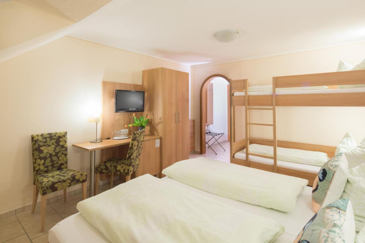 Hotel Goldener Loewe Guenzburg Ngoại thất bức ảnh