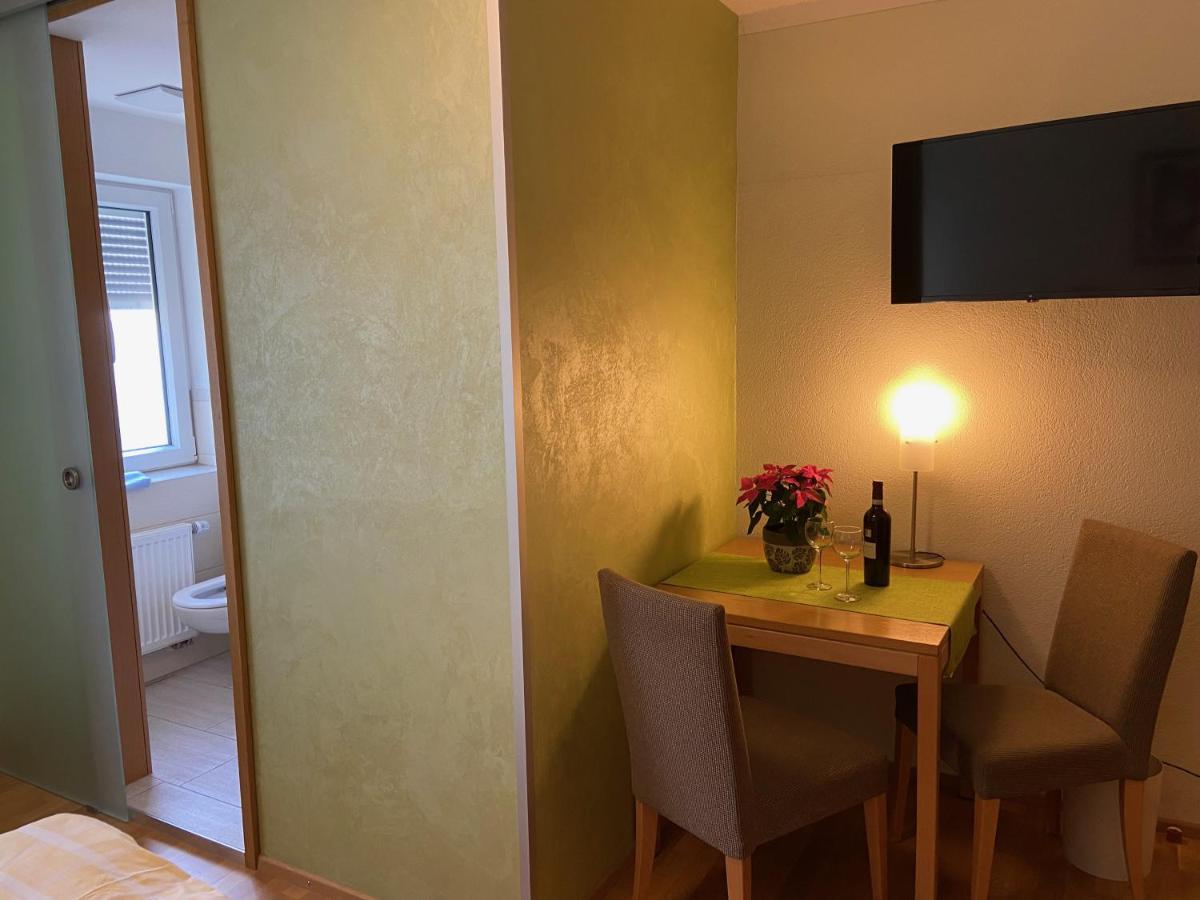 Hotel Goldener Loewe Guenzburg Ngoại thất bức ảnh