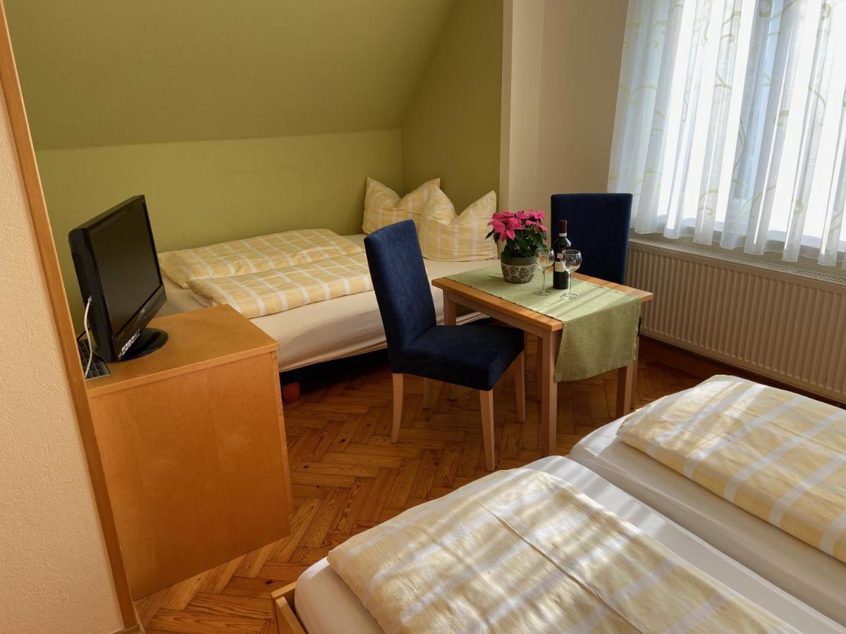 Hotel Goldener Loewe Guenzburg Ngoại thất bức ảnh