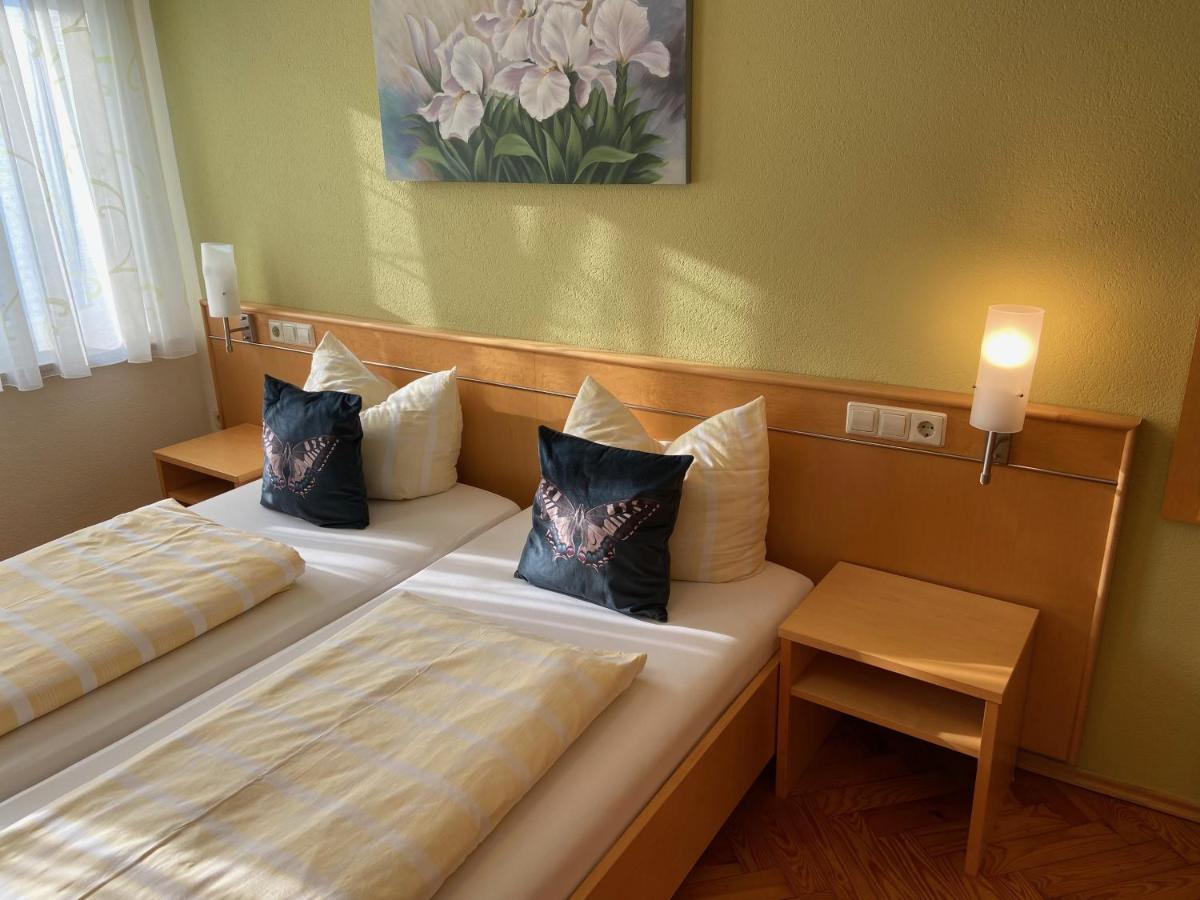 Hotel Goldener Loewe Guenzburg Ngoại thất bức ảnh