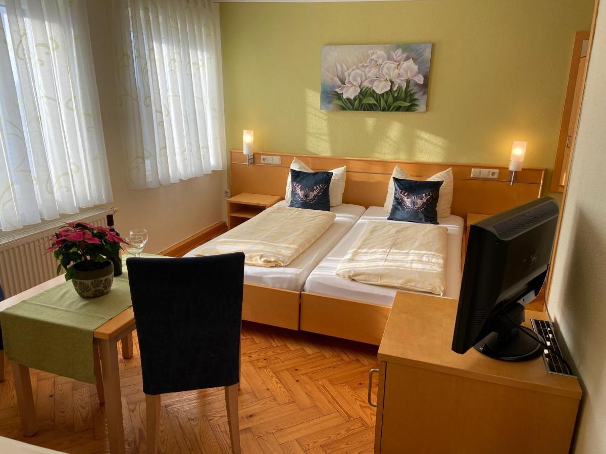 Hotel Goldener Loewe Guenzburg Ngoại thất bức ảnh