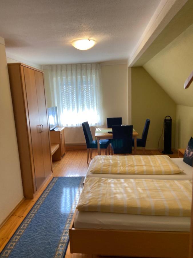 Hotel Goldener Loewe Guenzburg Ngoại thất bức ảnh