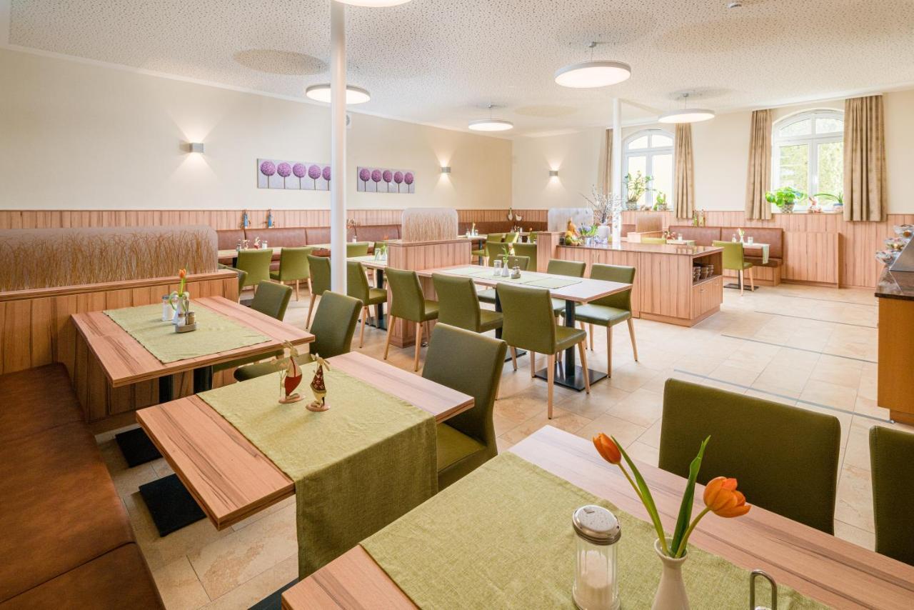 Hotel Goldener Loewe Guenzburg Ngoại thất bức ảnh